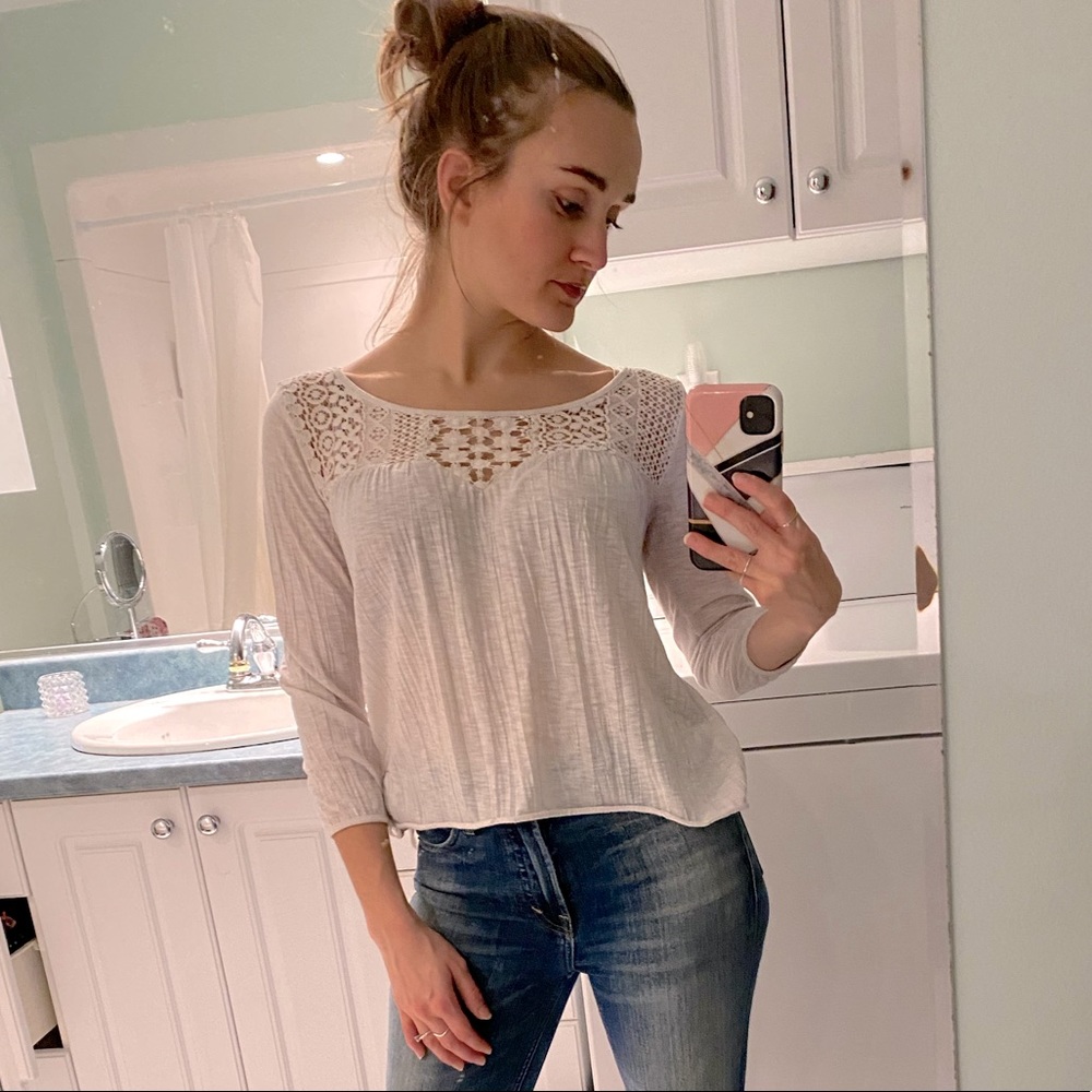 White American Eagle Top with Lace Detail